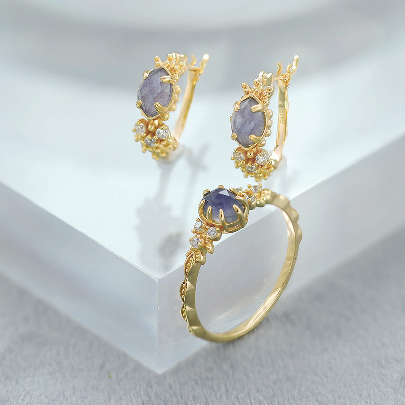 Simple Elegant Ring