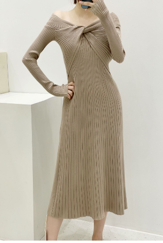 Elegant Cold-Shoulder Dress