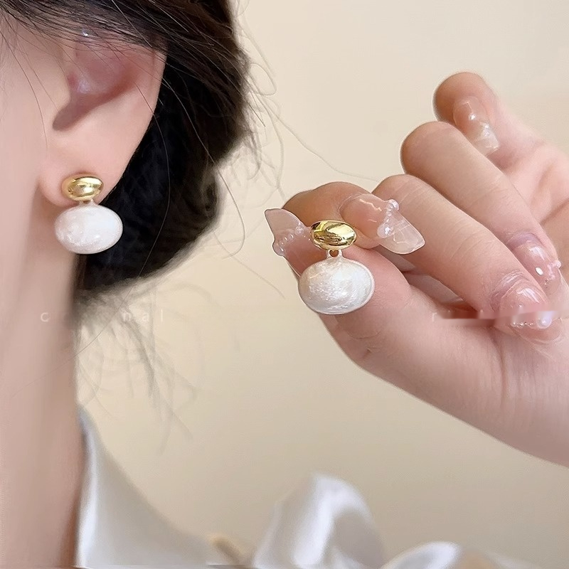 Elegant Pearl Stud Earrings
