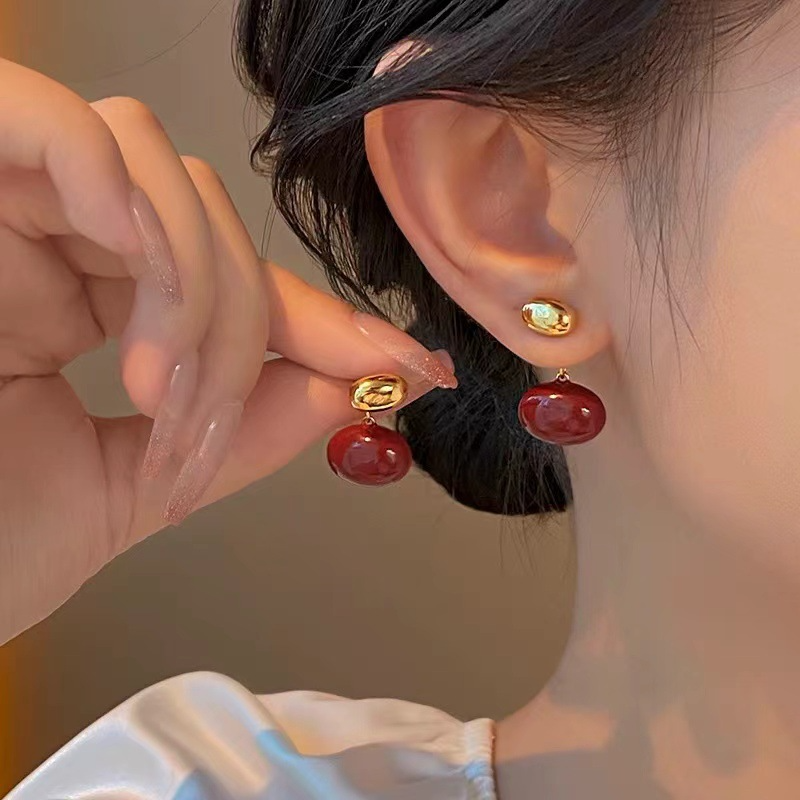 Elegant Pearl Stud Earrings