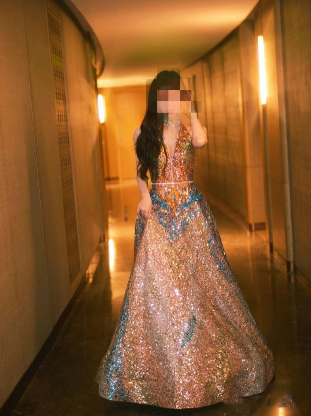 Elegant Sequined Banquet Dress
