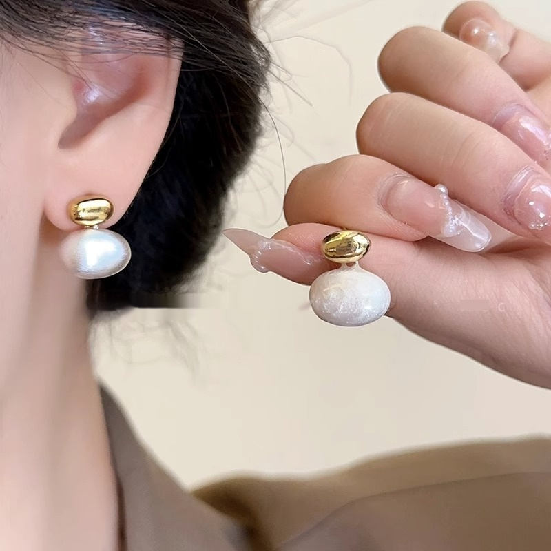 Elegant Pearl Stud Earrings